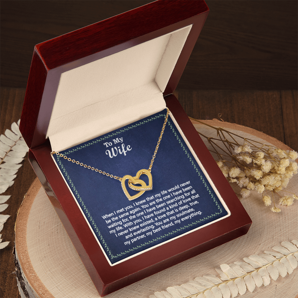 To My Wife – Interlocking Hearts Necklace - Soulmate and Best Friend – Touching Message Card Gift – Perfect for Valentine's Day