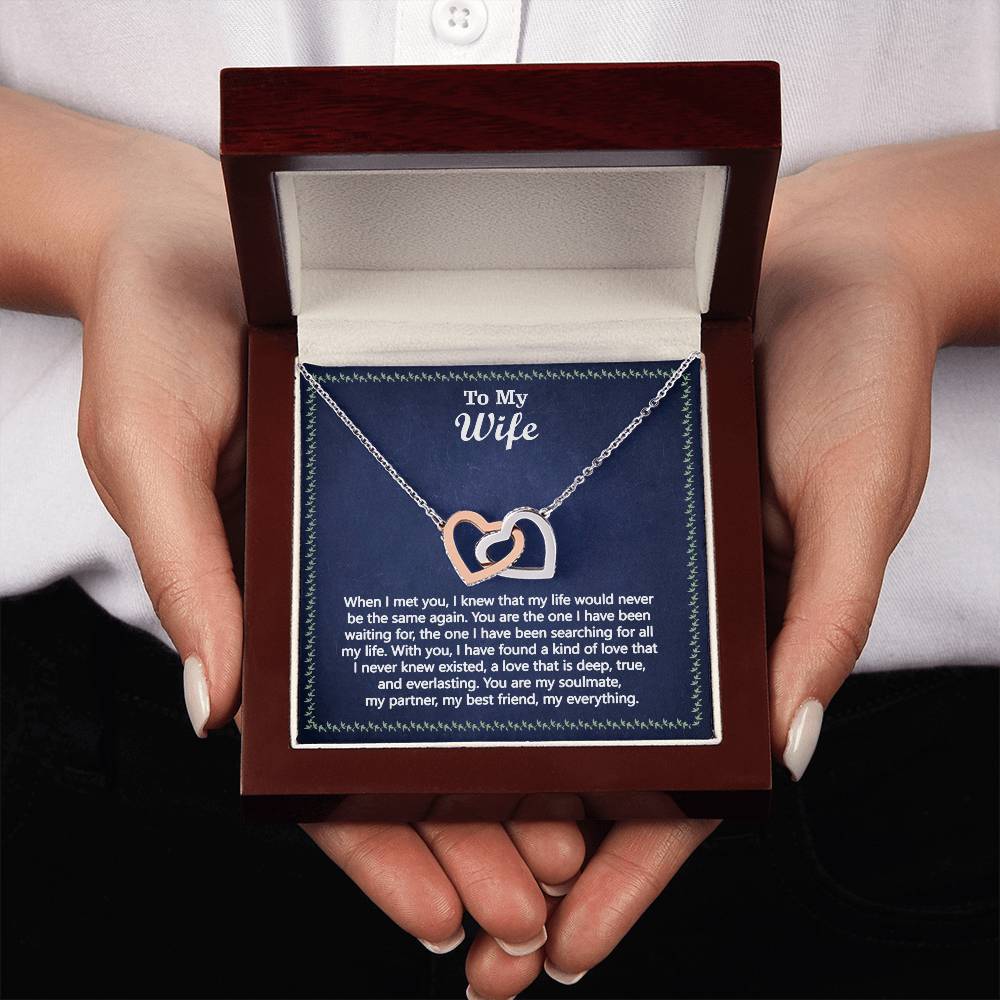To My Wife – Interlocking Hearts Necklace - Soulmate and Best Friend – Touching Message Card Gift – Perfect for Valentine's Day