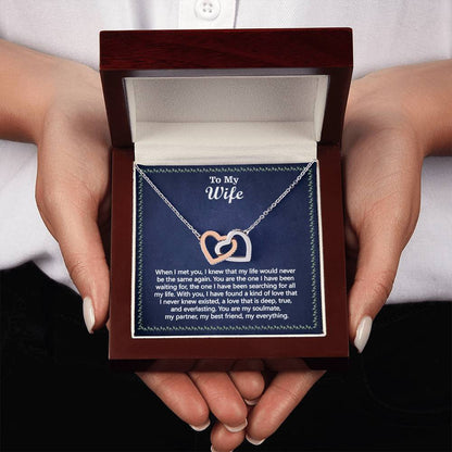 To My Wife – Interlocking Hearts Necklace - Soulmate and Best Friend – Touching Message Card Gift – Perfect for Valentine's Day